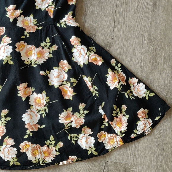 Forever 21 Black Lace-up Floral Summer Minidress Large - Picture 6 of 12